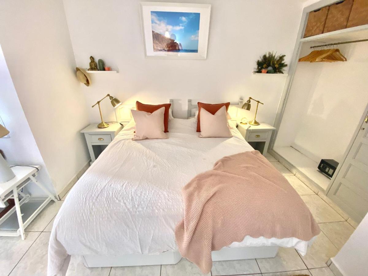 Sea View Penthouse With Large Terrace Apartament